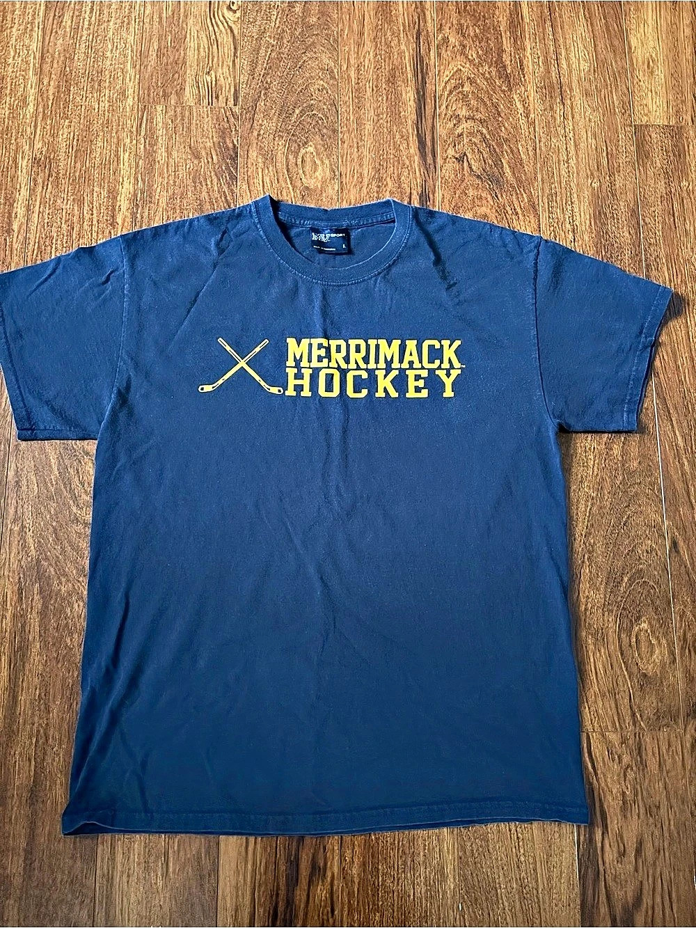 MV Sport Merrimack Hockey Graphic T-Shirt Graphic Tee Large Blue & Yellow